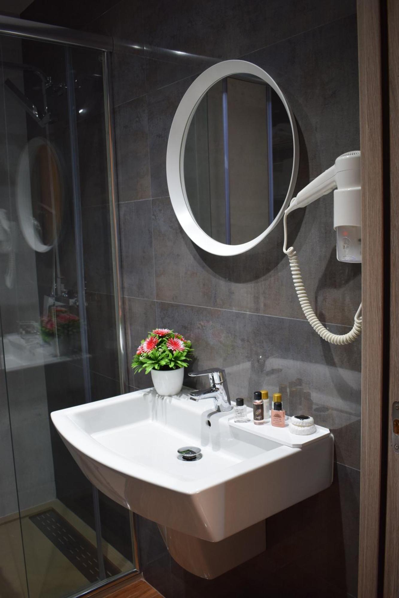 Hotel Zinou Zm الجزائر العاصمة المظهر الخارجي الصورة